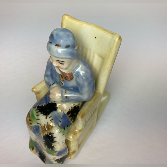 old couple sitting in rocking chairs figurines | Anniversary Gift - Picture 14 of 16